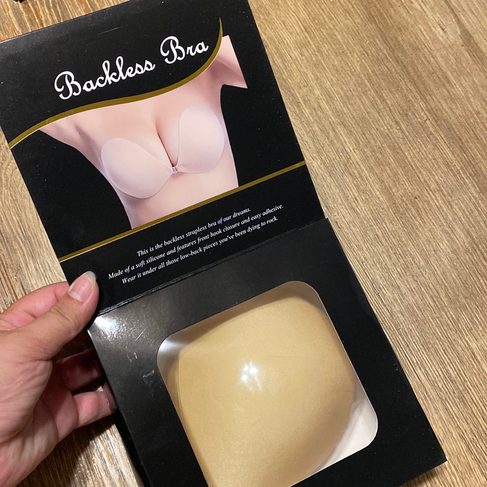 Nude Backless Bra - Picture 3 of 6